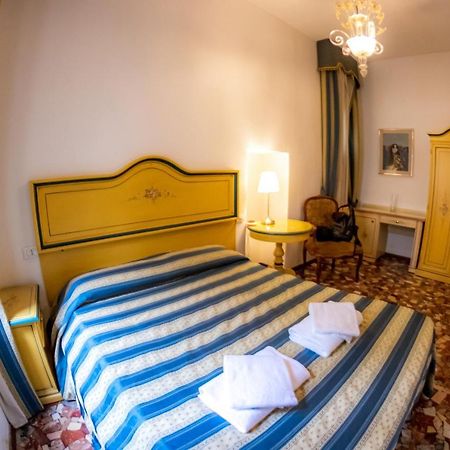 Zaffiro Apartment Венеция Экстерьер фото